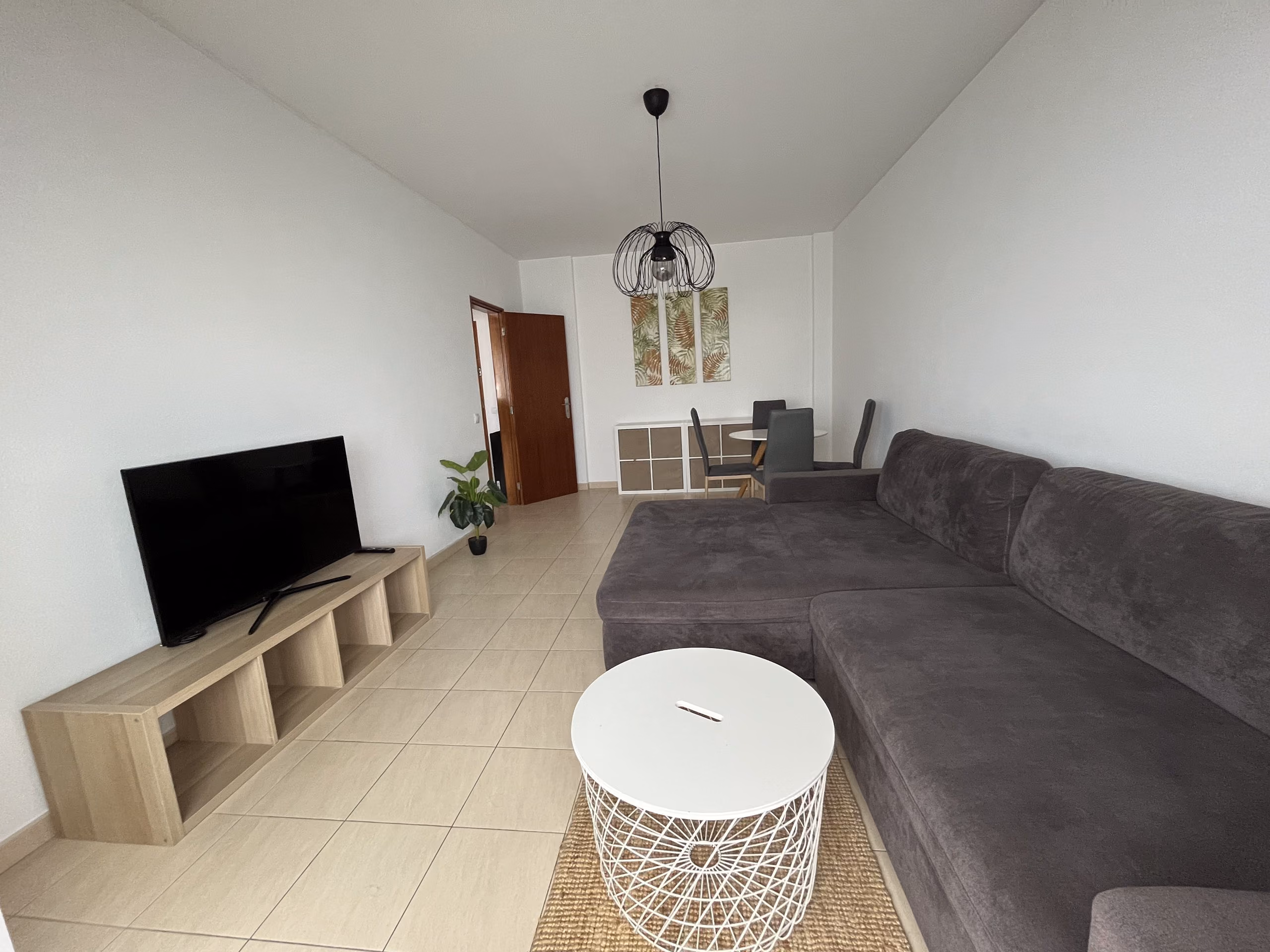 Apartamento T1 remodelado, centro de Loulé — fotografia 1