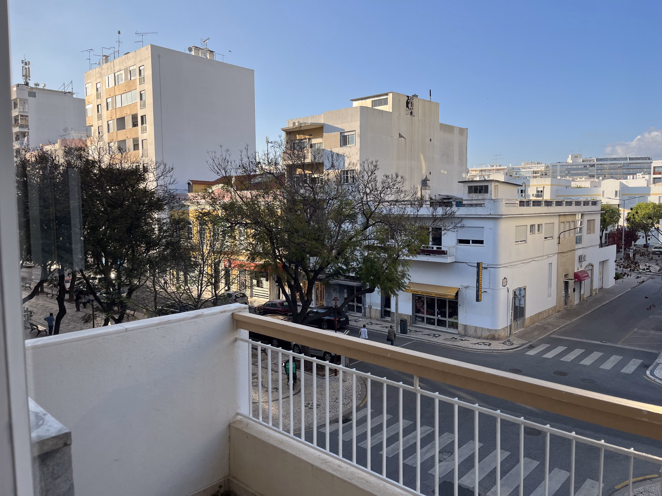 Apartamento T3 na avenida, centro de Loulé — fotografia 3